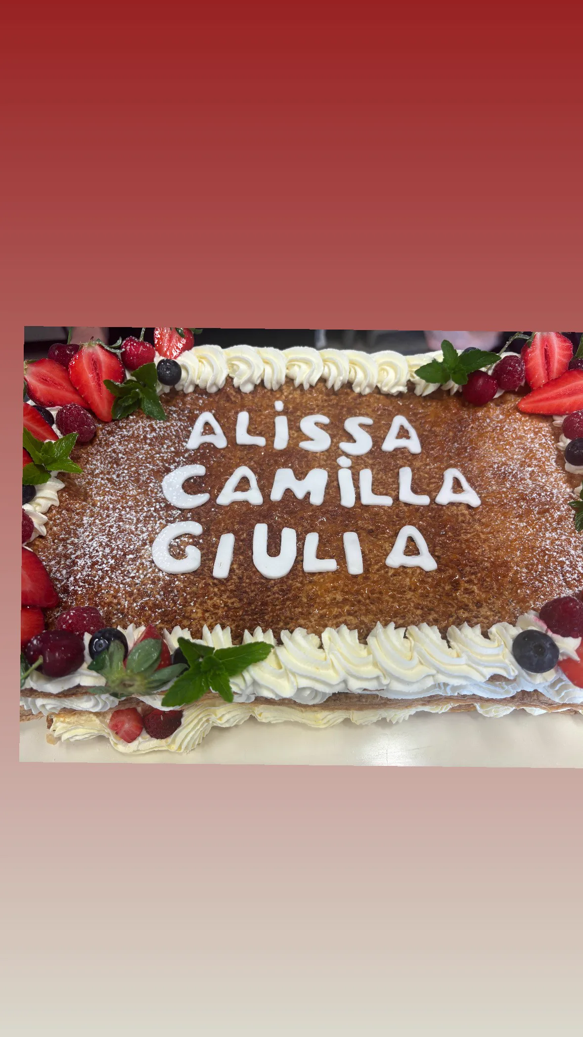 Torta artigianale alla frutta fresca fatta in casa all'agriturismo Uva Matta